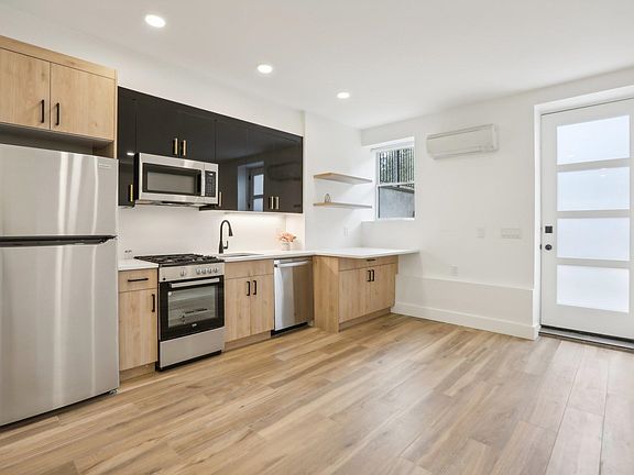 5th image of 250 Van Horne St #1