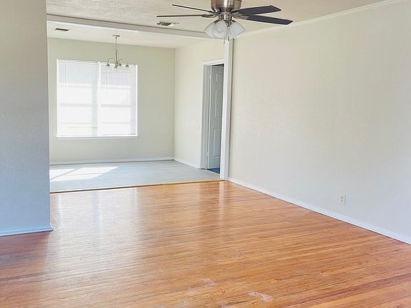 4th image of 438 Rexford Dr