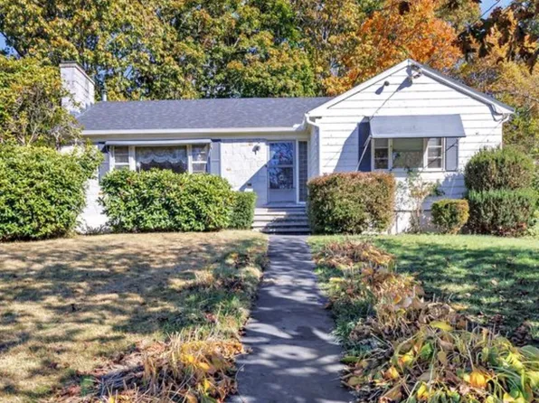 104 Sperry Drive, Guilford, CT 06437