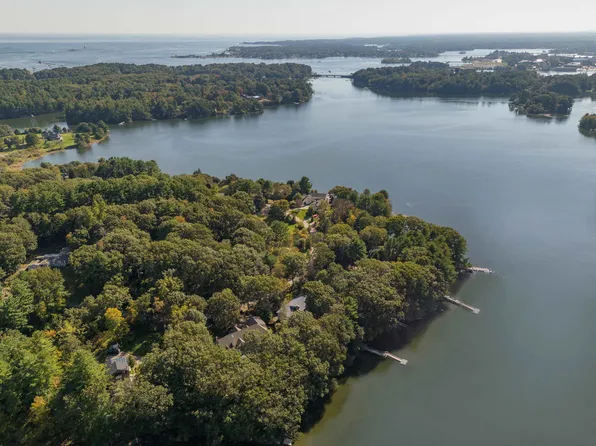 16 Goose Point Road, Kittery, ME 03905-5632