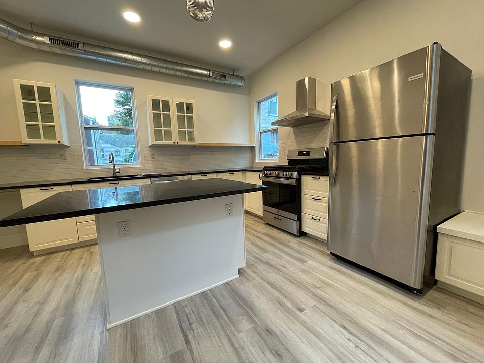Eat in Kitchen