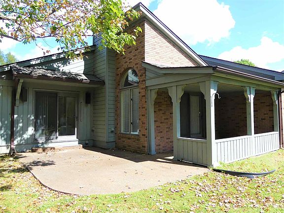 5th image of 303 Swallowfield Dr