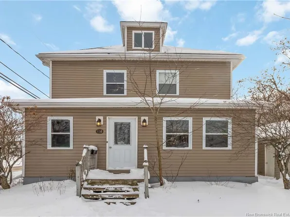 114 Pleasant St, Moncton, NB E1A 2V2