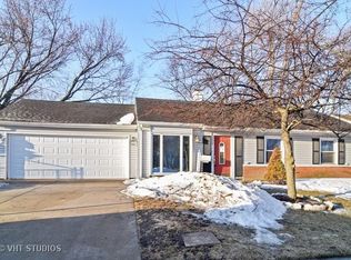 119 E Briarwood Dr, Streamwood, IL
