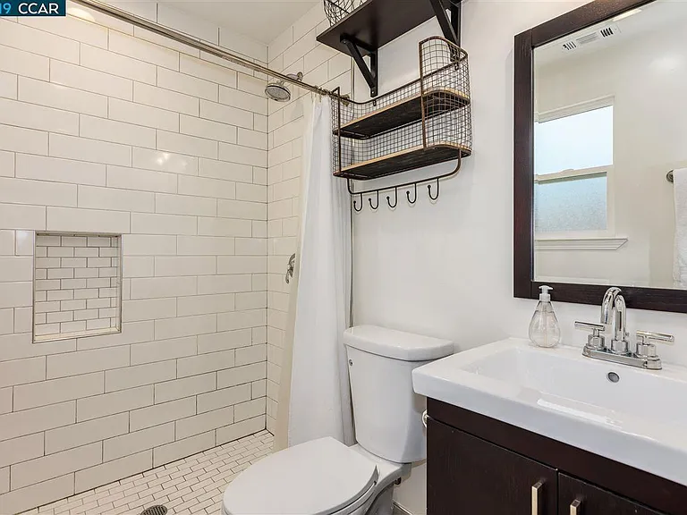 2366 Fairfield Ave — Photo 10