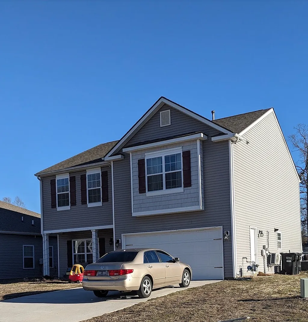 4 bed, 2231 sqft, $2,700 — Photo 1