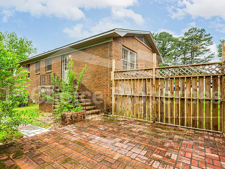 3355 Crescent Dr — Photo 5