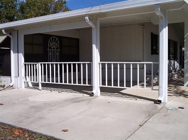 CARPORT/DOUBLE DRIVEWAY