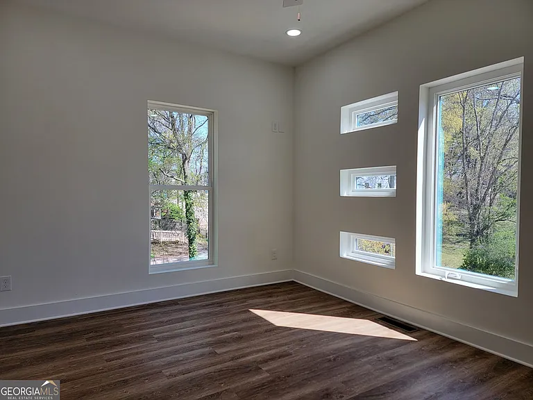 1351 Brewster St #3 — Photo 7