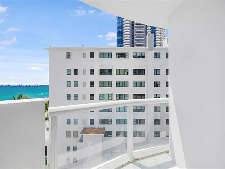 6365 Collins Ave #805 — Photo 25