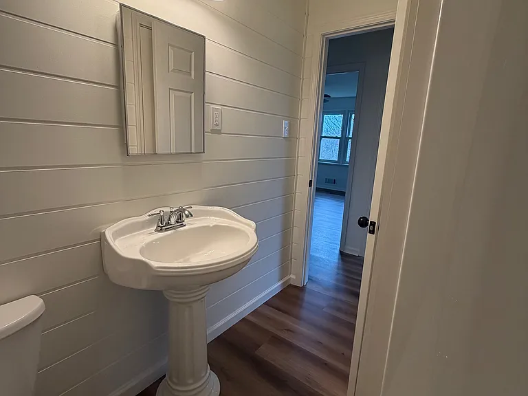 99 Phillips Ln — Photo 29