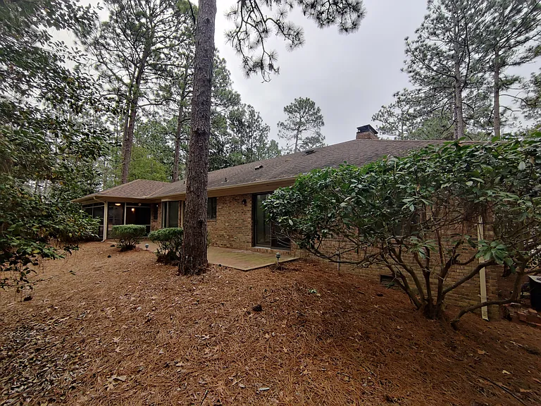 45 SW Lake Forest Dr — Photo 5