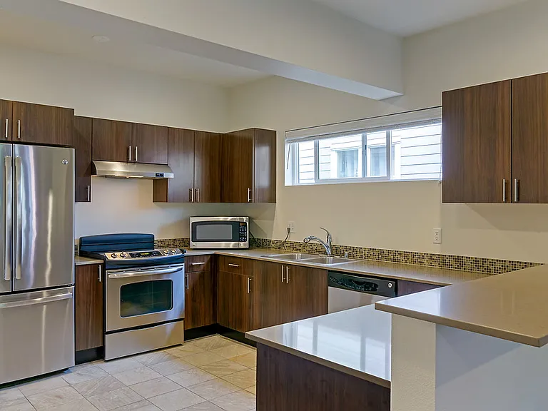 Woodland Commons — Photo 19
