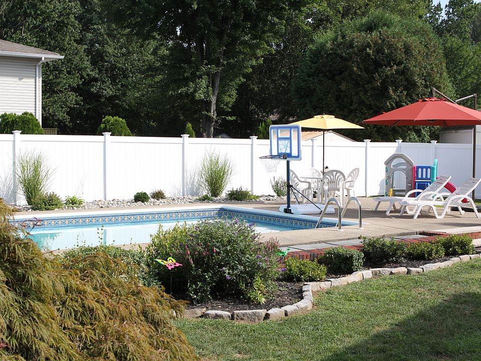 2nd image of 7404 Dennis Dr