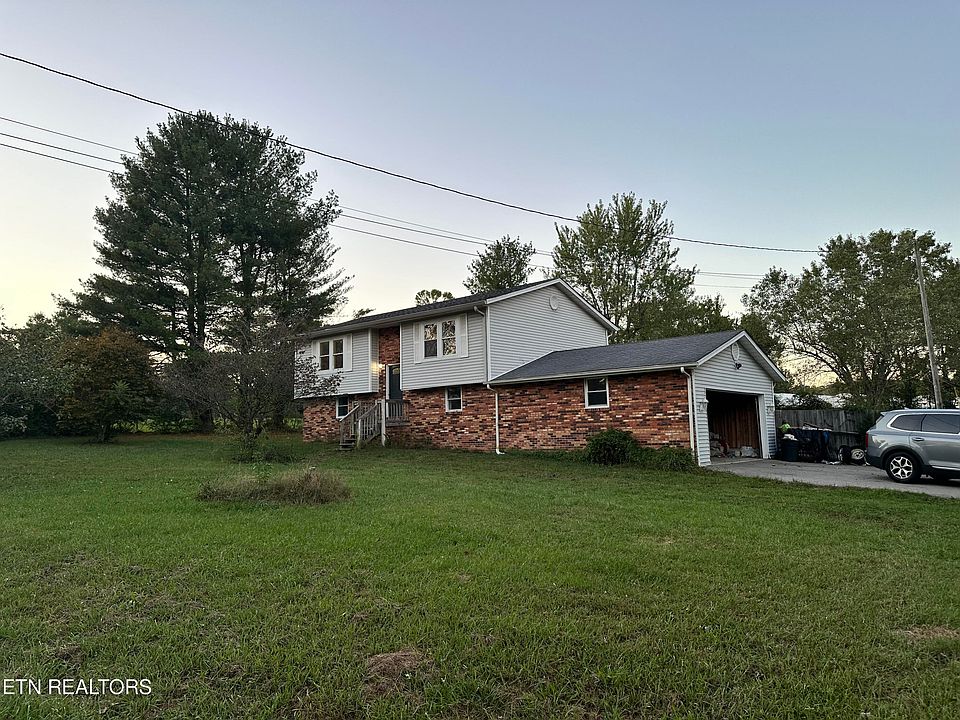 1st image of 121 Oak Hill Dr