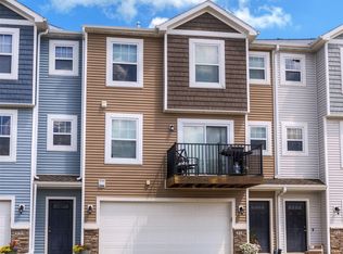 218 Pin Oak Ct, Norwalk, IA 50211
