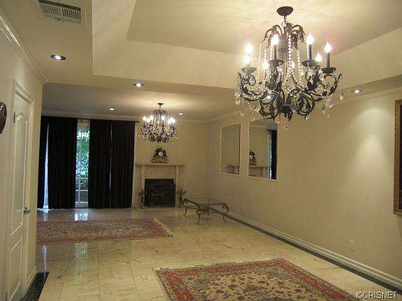3rd image of 18135 Burbank Blvd Unit 4