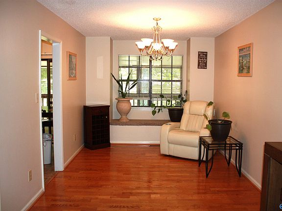 4th image of 1711 Tudor Dr