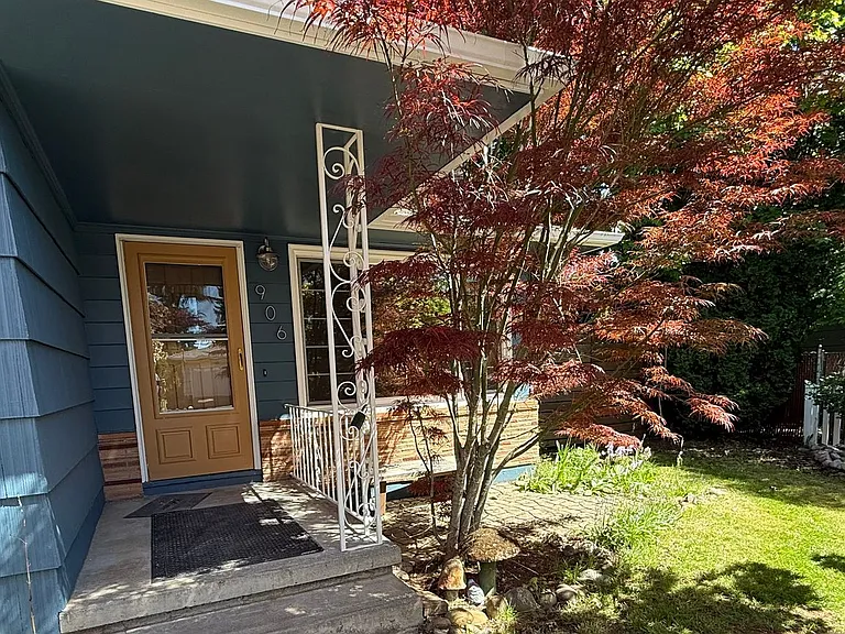 906 SE 165th Ave — Photo 1