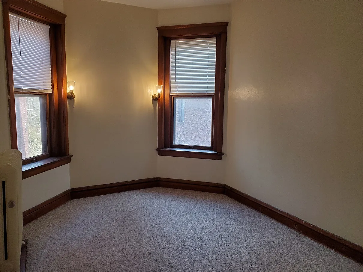 2 bed, 1000 sqft, $1,725 — Photo 3