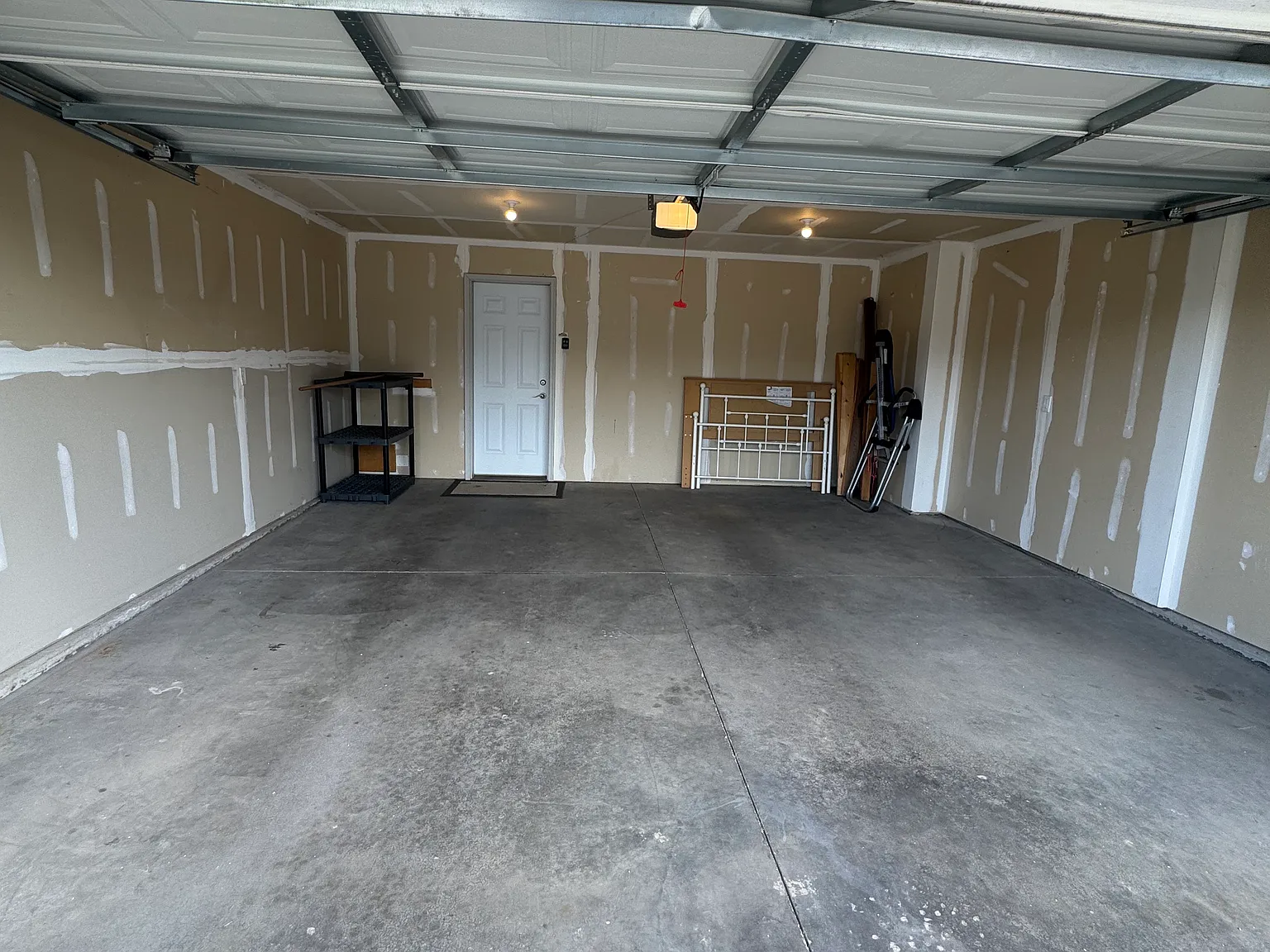 3 bed, 2.5 bath, 1444 sqft, $1,850 — Photo 3