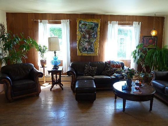 3rd image of 719 W Washington Ave