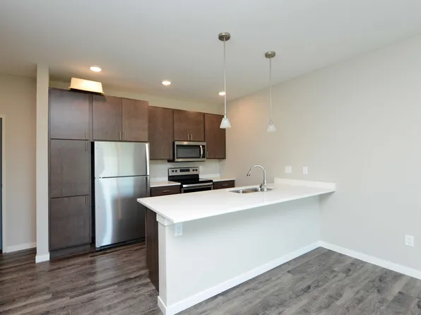 914 15th St N, Fargo, ND