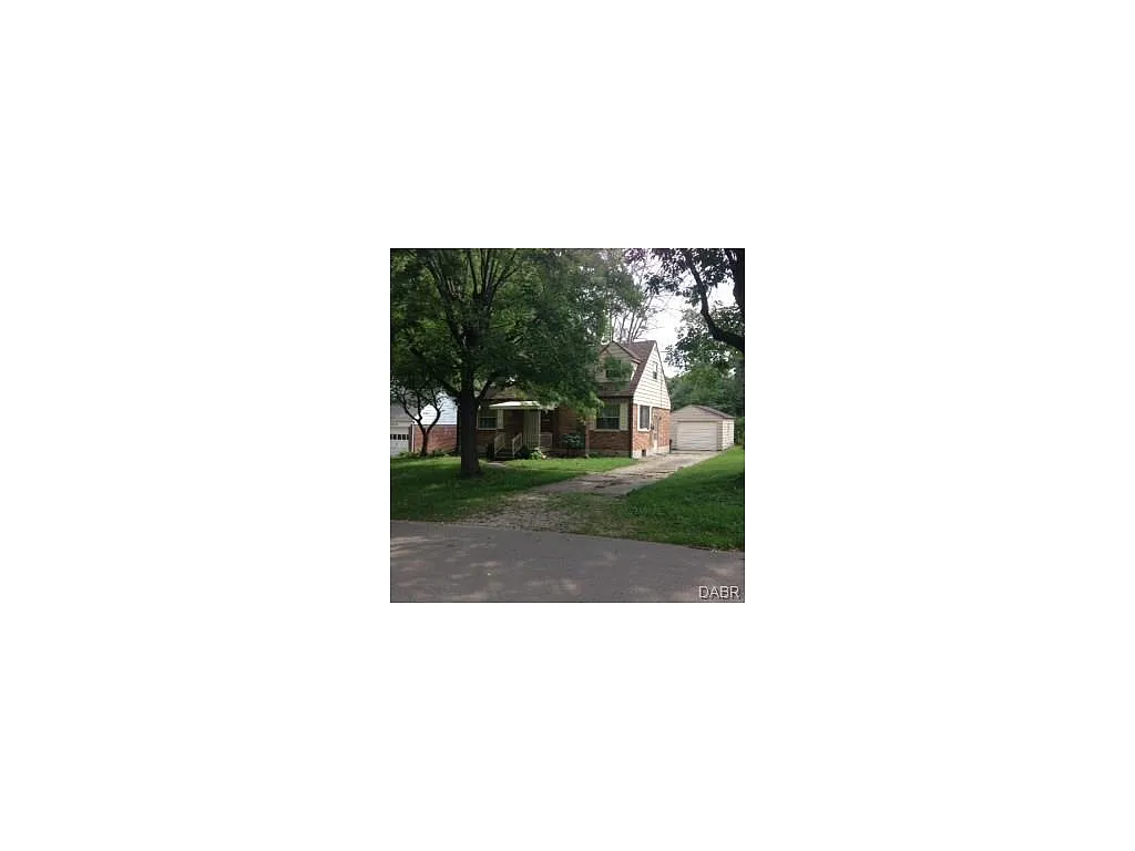 32 Burgess Ave photo 1