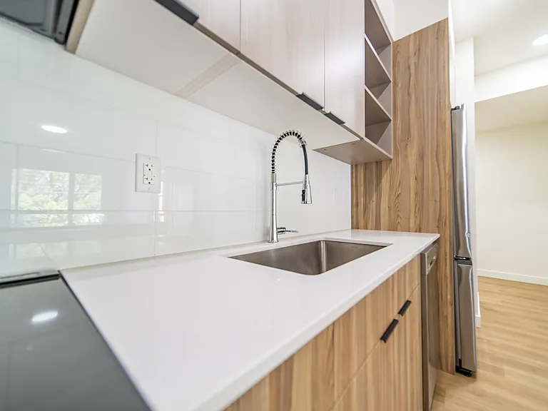 320 19th Ave SW — Photo 92