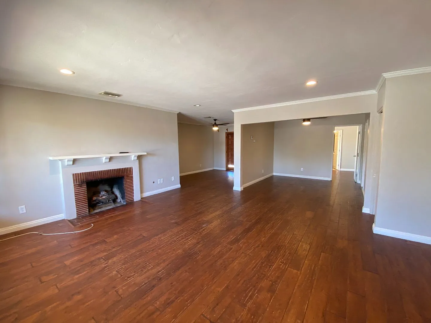 Large 7BD/4BA House on Mary Lane, Two Kitchens! — Photo 2