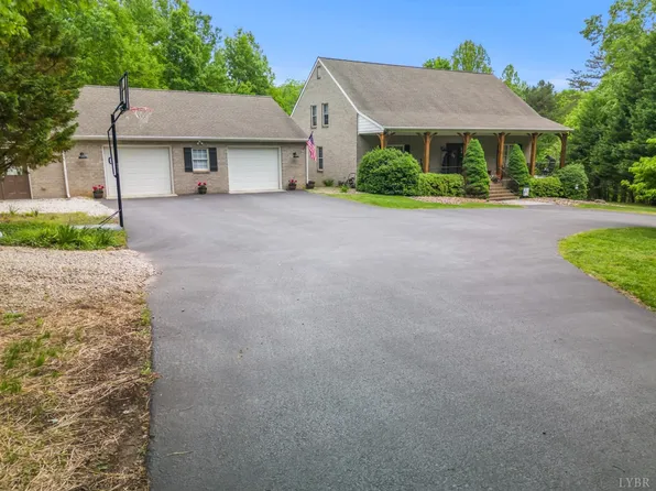 103 Holiday Ln, Lynchburg, VA 24504