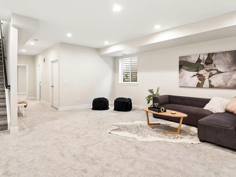 3075 S Delaware St — Photo 25