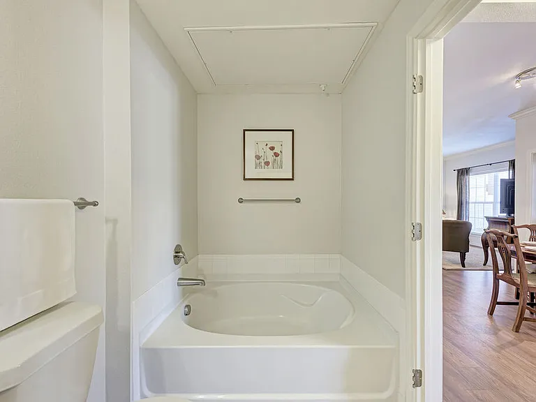 Riverhorse Ranch Apartments II — Photo 9