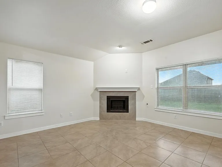 1581 Ferguson Dr — Photo 7