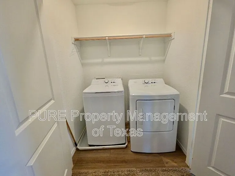 301 Freshwater Dr — Photo 23