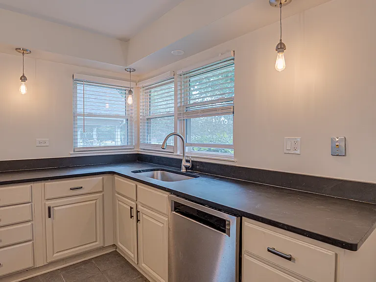 219 Spring Ave — Photo 8