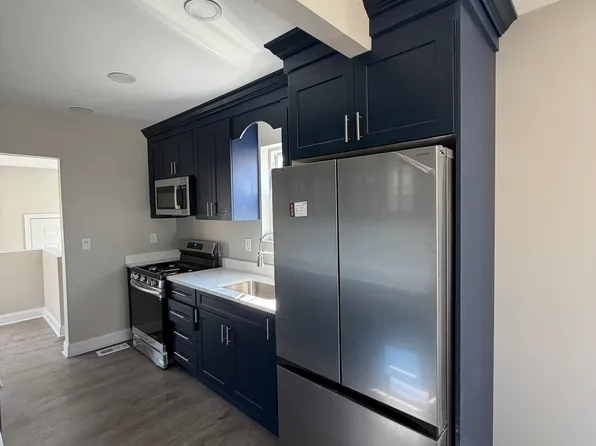 5956 Highview St, Dearborn Heights, MI 48127