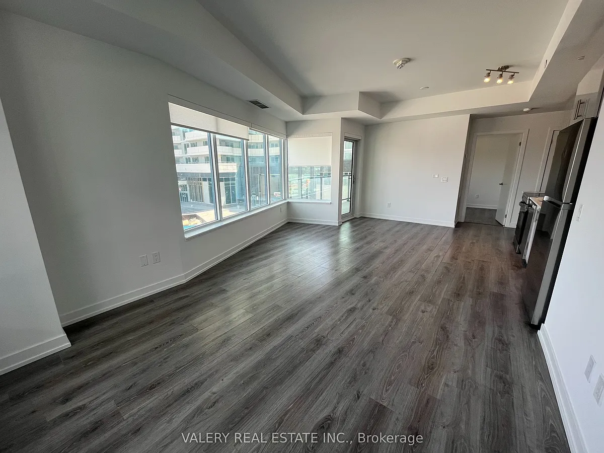 Building Photo - 1480 Bayly St #307