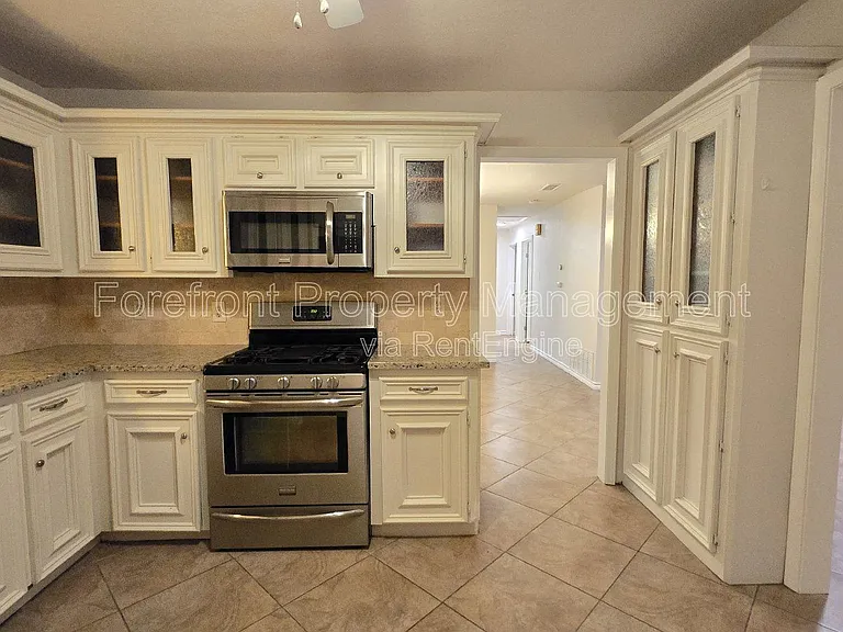 7609 Linkside St — Photo 15
