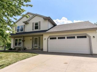 7258 S Countryside Ct, Franklin, WI 53132