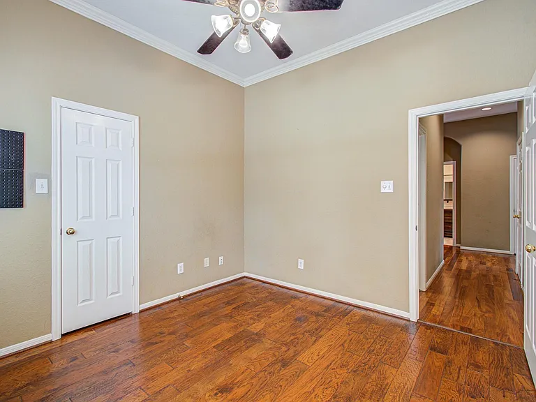 22539 Bristolwood Ct — Photo 16