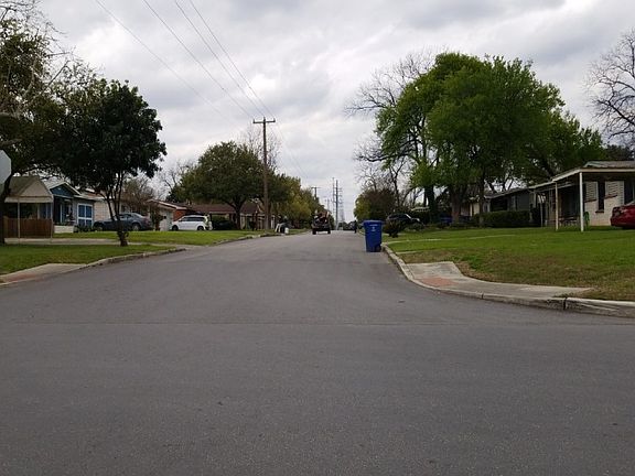 5th image of 707 Edgebrook Ln