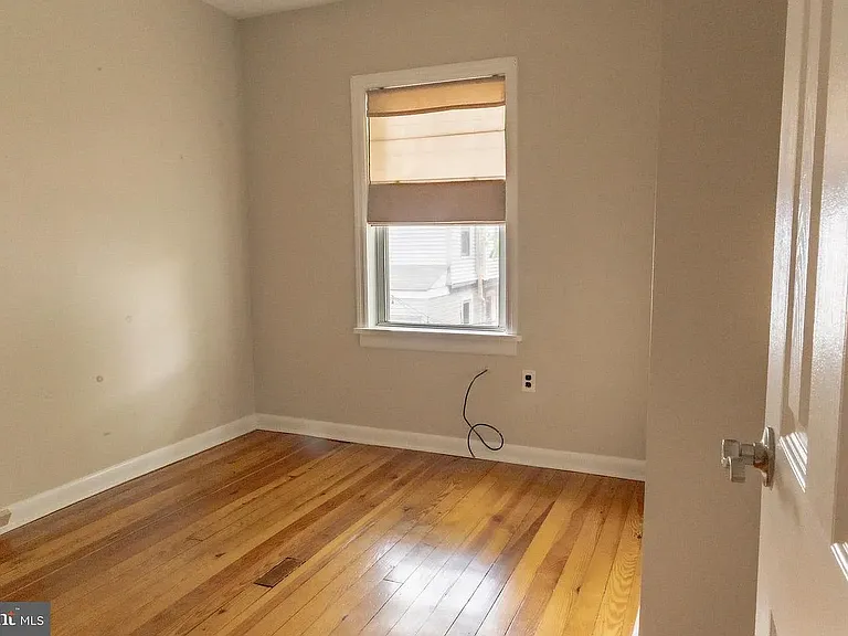1613 Laurel St — Photo 11