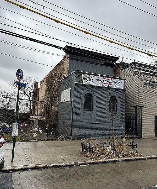 2nd image of 1907 Mermaid Ave