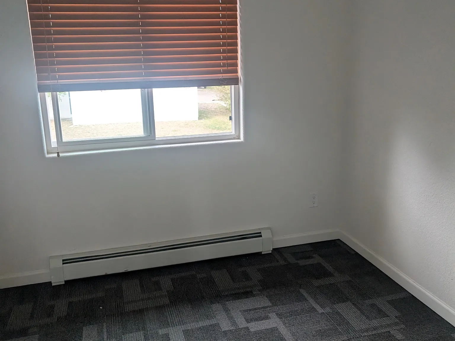 3 bed, 950 sqft, $1,450 — Photo 4