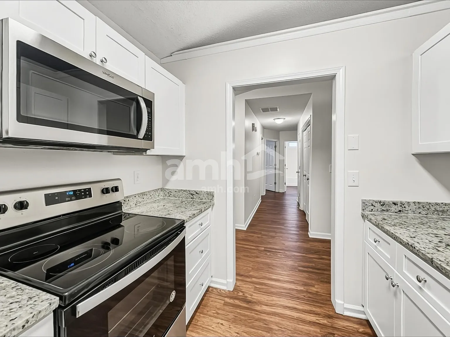 3 bed, 2.0 bath, 1474 sqft, $2,115 — Photo 3