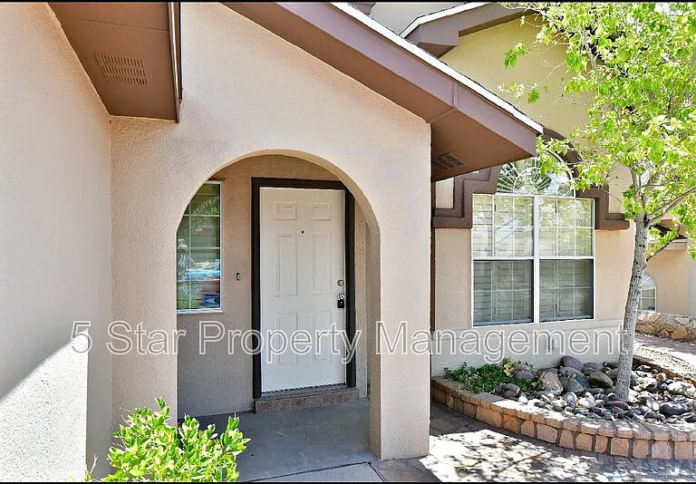 6372 Franklin Ridge Dr — Photo 5