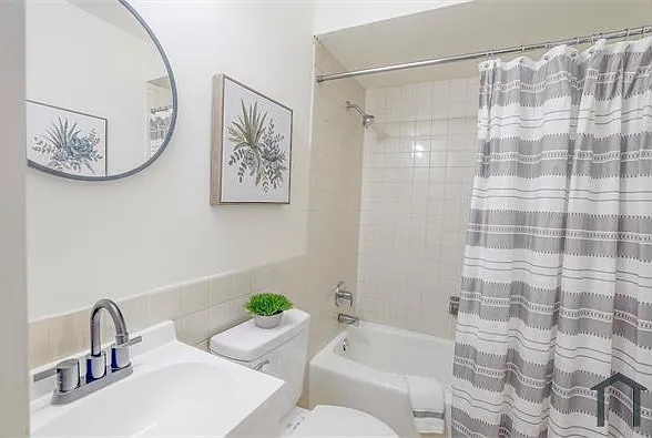 2649 Keokuk St #1L — Photo 9