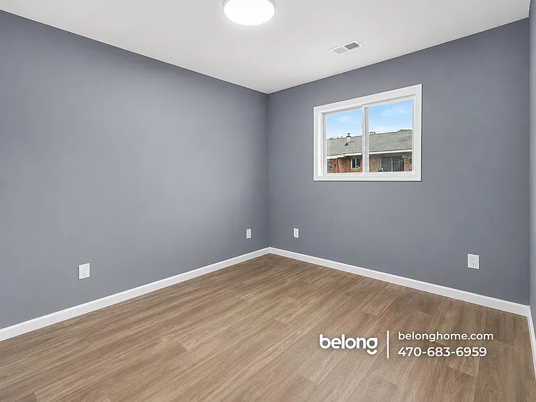 3213 Lee St #2 — Photo 8