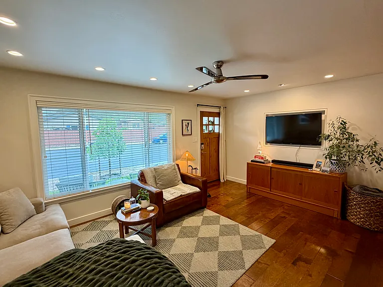 17995 Los Banos Dr — Photo 3